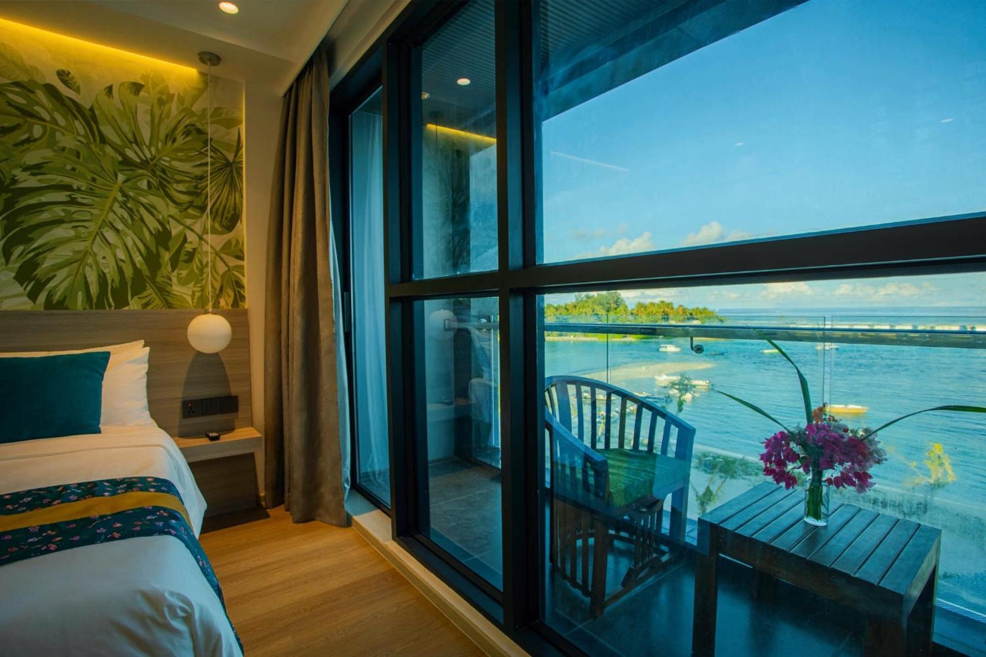 Beach Hotel Guraidhoo Bagian luar foto